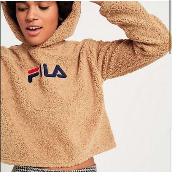 FILA x UO Camel Teddy Bear Cropped Hoodie - Picture 4 of 11